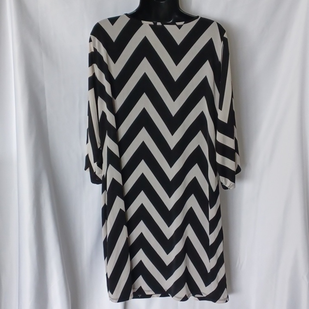 5th & Love Chevron dress, Black & Gray - Picture 3 of 5